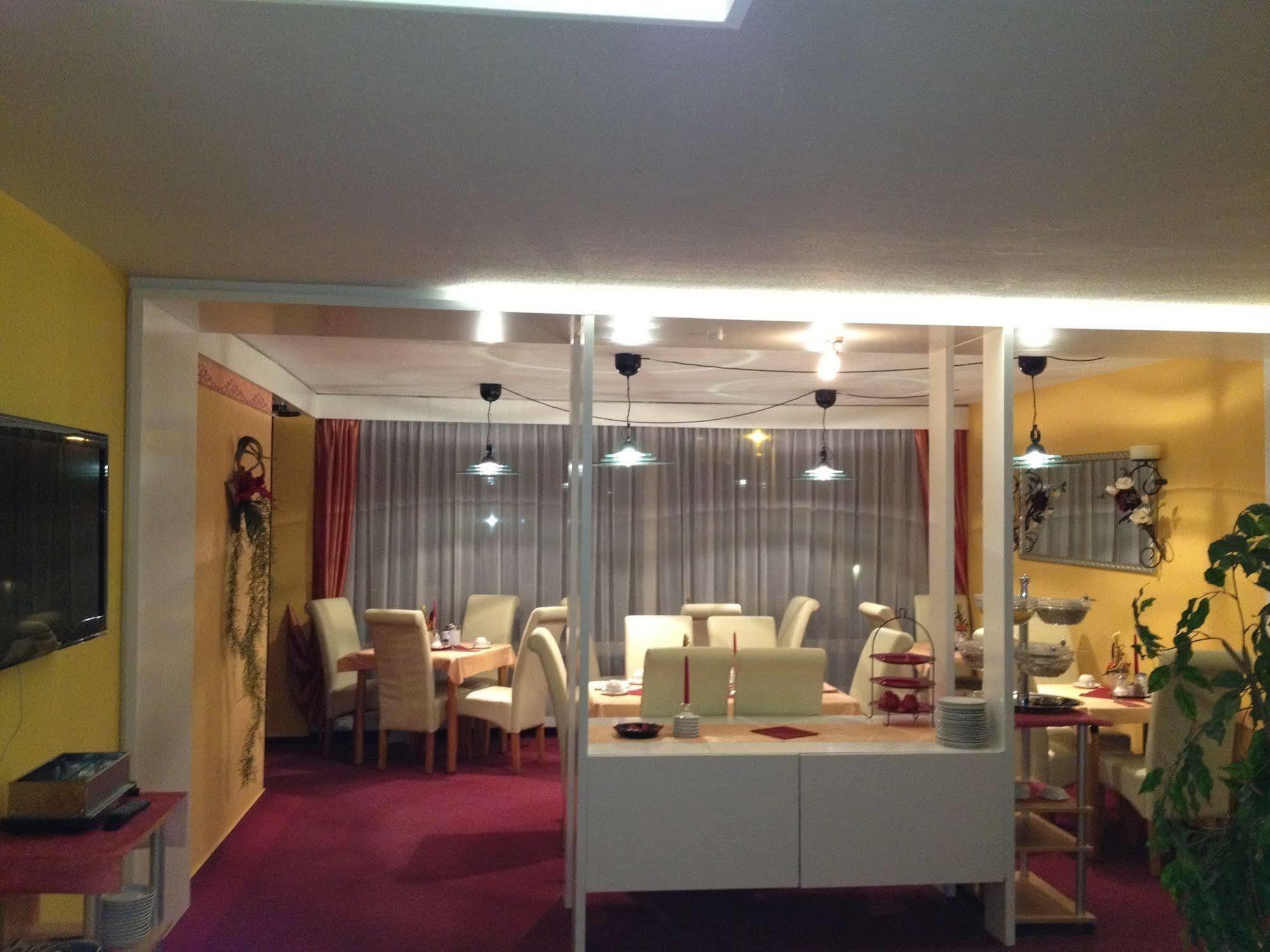 نيوفيد Stadthotel-Garni المظهر الخارجي الصورة