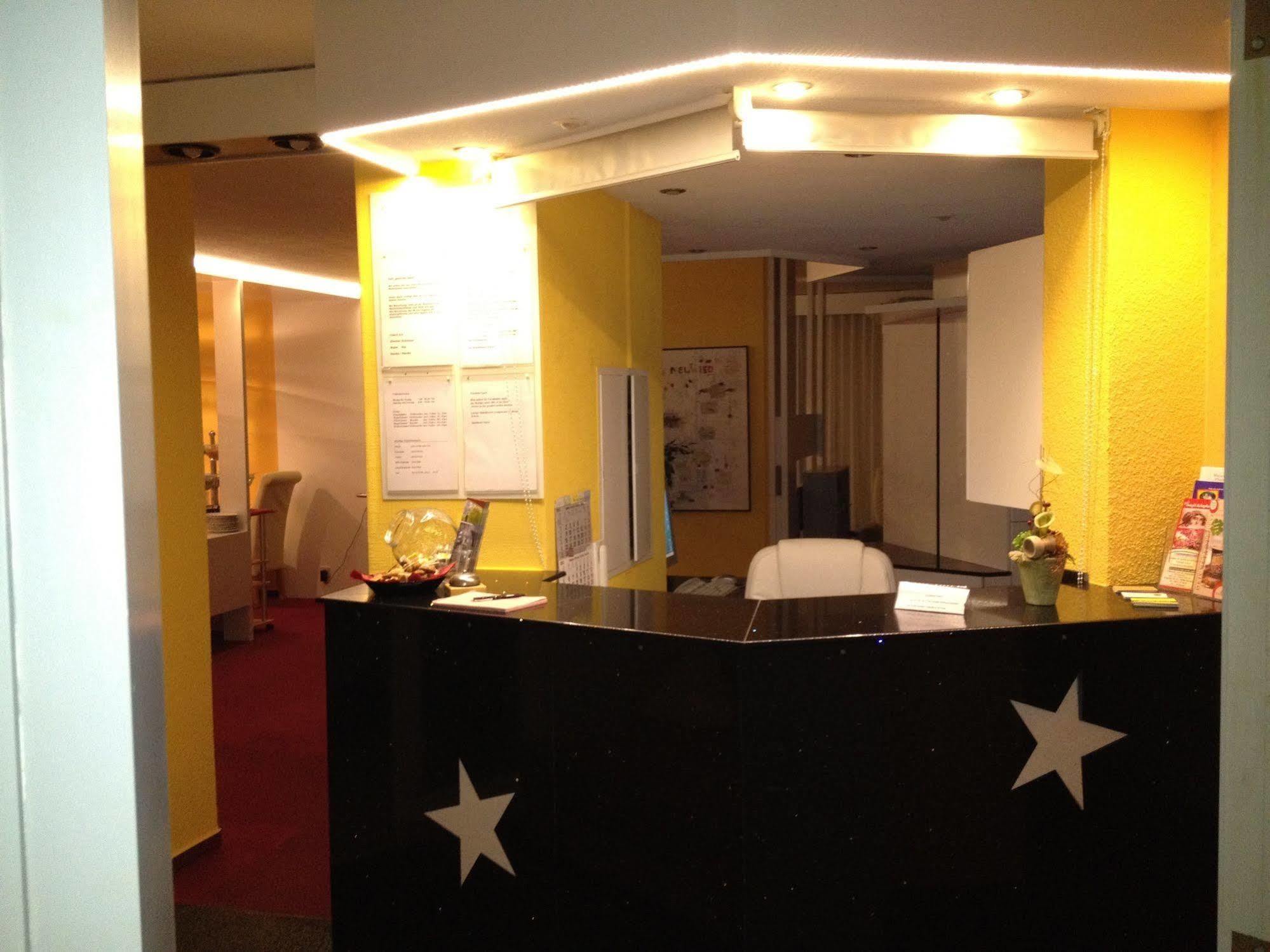 نيوفيد Stadthotel-Garni المظهر الخارجي الصورة